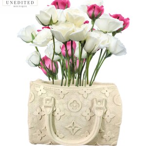 Prestige LV Bag Vase Level up your flower arrangements with our luxurious bag  vase. A vase for those with great taste. Material:…