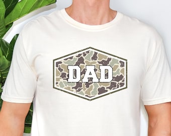 Comfort Colors Camo Dad T-Shirt, Vintage Varsity Retro Daddy Tee