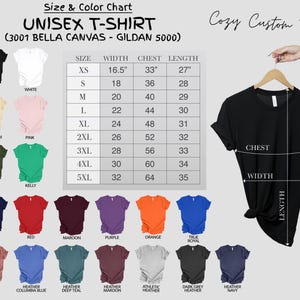 K&ouml;nnte beinhalten: Unisex-T-Shirt Gr&ouml;&szlig;entabelle mit Farbmustern. Die Tabelle zeigt die Gr&ouml;&szlig;en XS bis 5XL mit den entsprechenden Ma&szlig;en f&uuml;r Breite, Brustumfang und L&auml;nge in Zoll. Die Farbmuster umfassen Schwarz, Wei&szlig;, Soft Cream, Pink, Milit&auml;rgr&uuml;n, Kellygr&uuml;n, Marineblau, Rot, Maroon, Lila, Orange, True Royal, Heather Mauve, Heather Columbia Blue, Heather Deep Teal, Heather Maroon, Athletic Heather, Dark Grey Heather und Heather Navy.
