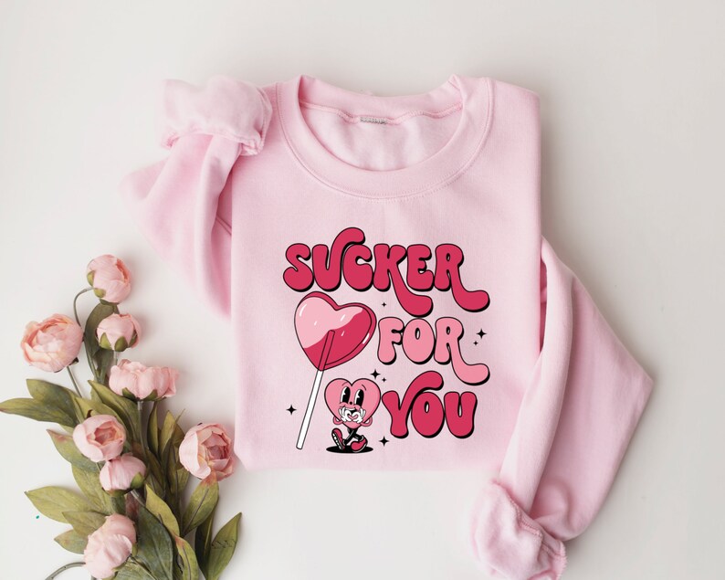 Sucker For You Sweatshirt: Funny Valentine's Day Couple Shirt Bild 3