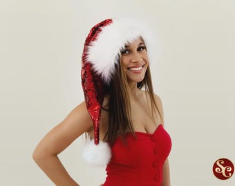 Luksusowa czapka Mikołaja Blitzen's Bling, na Boże Narodzenie i Nowy Rok, 89 cm długości! Rozmiary XS–XXL, miękki, czerwony aksamit z cekinami i sztucznym futrem z lisa polarnego