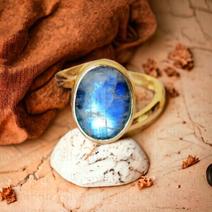 Natural Rainbow Moonstone Ring, 925 Sterling Silver Statement Ring, Moonstone Jewelry,Handmade Jewelry, Moonstone Women Ring, Ring For Her