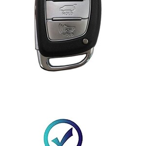K&ouml;nnte beinhalten: Ein schwarzer Autoschl&uuml;ssel mit silbernen Kn&ouml;pfen. Die Kn&ouml;pfe haben Symbole f&uuml;r Verriegeln, Entriegeln, Kofferraum und Panik. Der Schl&uuml;ssel hat einen silbernen Ring an der Unterseite.