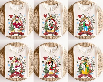Koszulka retro Disney Very Merry Christmas, spersonalizowana koszulka świąteczna Disney ze wszystkimi postaciami, rodzinne koszulki świąteczne Disney, świąteczna koszulka grupowa