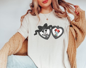 Medallón de lazo coqueto, camisa de Halloween de Disney para pareja de Mickey y Minnie, fiesta de Halloween de Mickey no tan aterrador, viaje de pareja de Jack Skellington y Sally