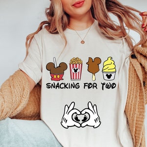 Prezent na ogłoszenie ciąży Koszulka, prezent dla mamy, Disney Snacking For Two ogłoszenie ciąży Koszulka, prezent dla mamy Koszulki, prezent dla kobiet