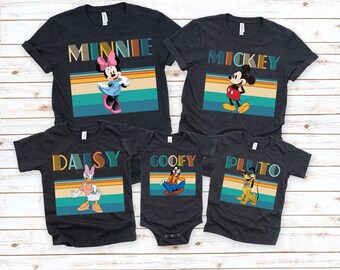 Camiseta Disney con Castillo de Acuarela, Camiseta Mickey y sus Amigos, Personajes Disney, Camiseta con Orejas de Minnie, Reino Mágico, Camiseta Familiar Disney
