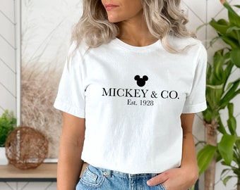 Mickey & Co Shirt, Mickey und Co. Est. 1928 Shirt, Unisex Shirt, Rundhals Shirt, Disney Shirts, Disney Trip Shirt, Disneyland Shirt, Mickey Tee