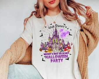Camiseta de fiesta de Halloween de Disney, camiseta de la fiesta de Halloween de Mickey no tan aterradora de 2025, Mickey y sus amigos, camiseta familiar de Disney a juego, regalo de Halloween
