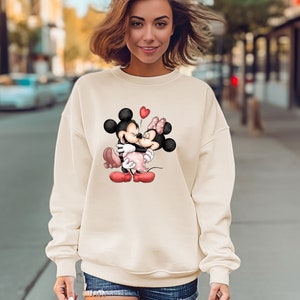 Moletom vintage Mickey e Minnie, camiseta do Dia dos Namorados da Disney, camiseta da viagem do Dia dos Namorados da Disney, camiseta do casal Mickey e Minnie para o Dia dos Namorados