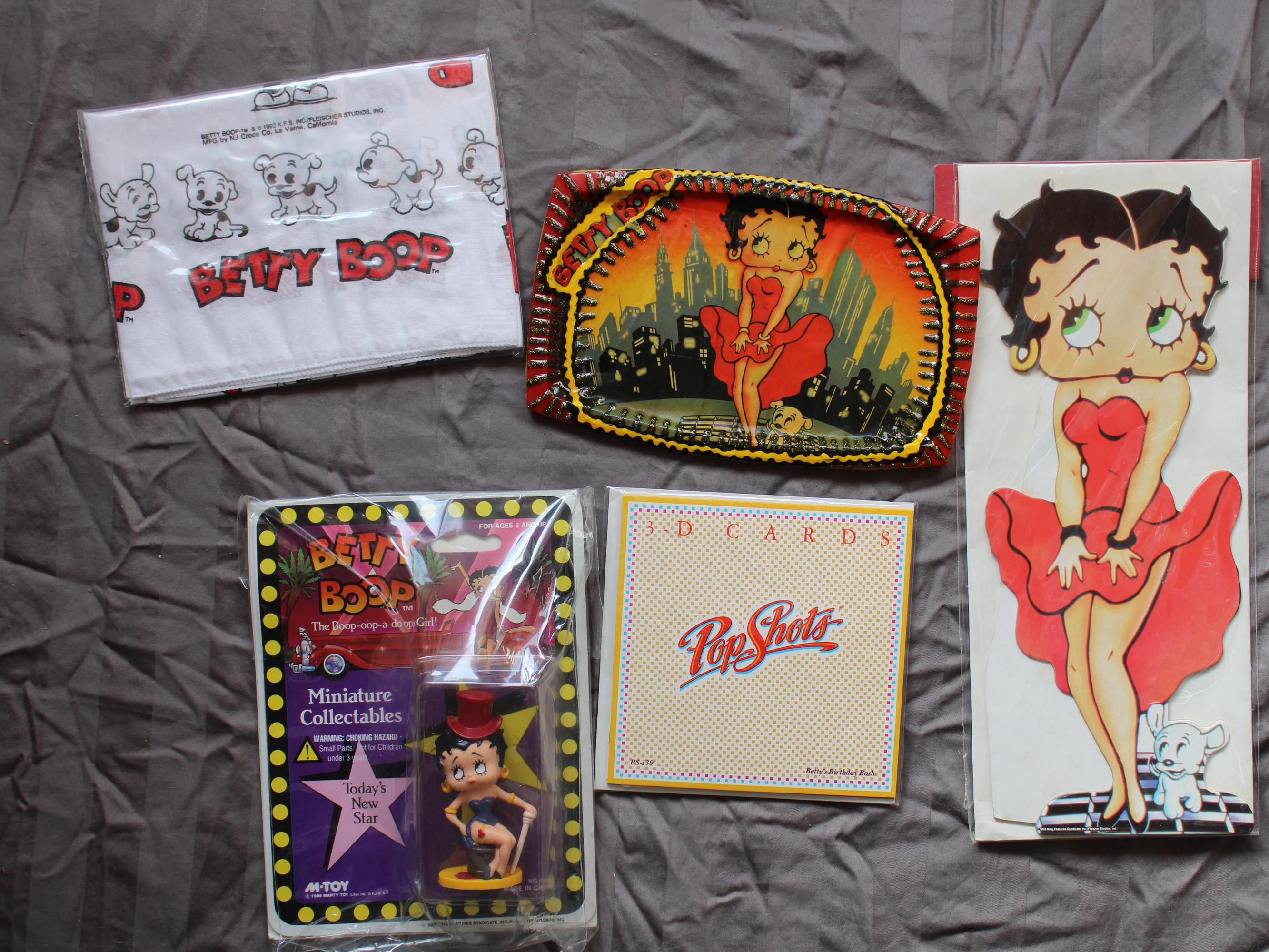 Betty Boop Stand - Etsy