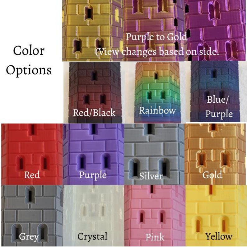 Pu&ograve; includere: Una collezione di torri di castello stampate in 3D in vari colori, tra cui rosso, viola, argento e oro. L'immagine mostra le opzioni di colore, con etichette di testo come "Rosso/Nero", "Arcobaleno" e "Blu/Viola". Le torri hanno una consistenza simile a quella dei mattoni.