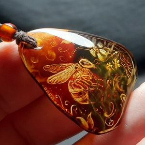 Amber pendant Bee
