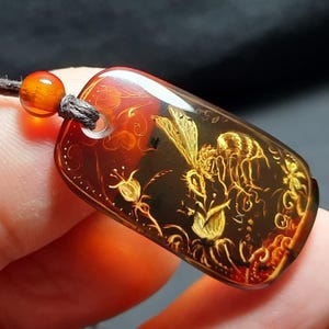Amber pendant Bee