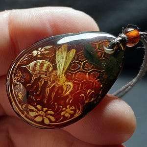 Amber pendant Bee