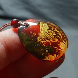Amber pendant Honey Bee