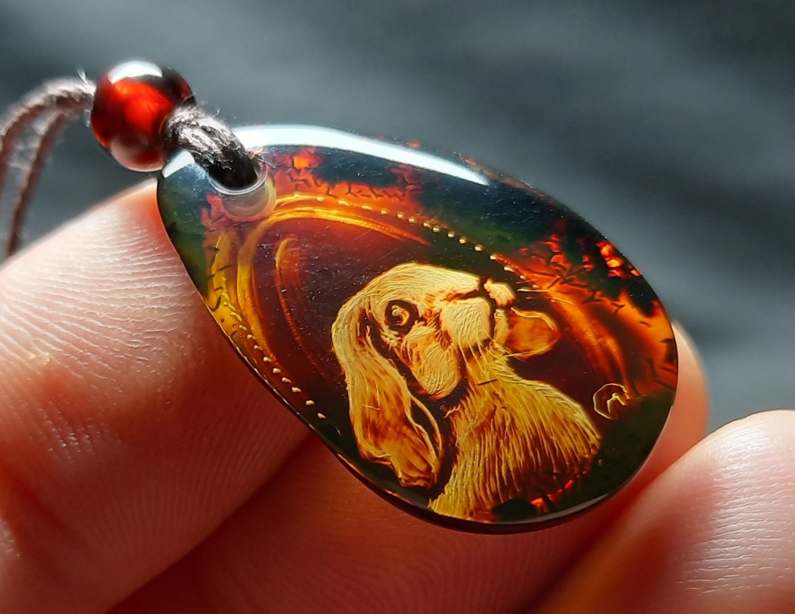 手作りの琥珀インタリオペンダント：ウサギのデザイン - Etsy 日本