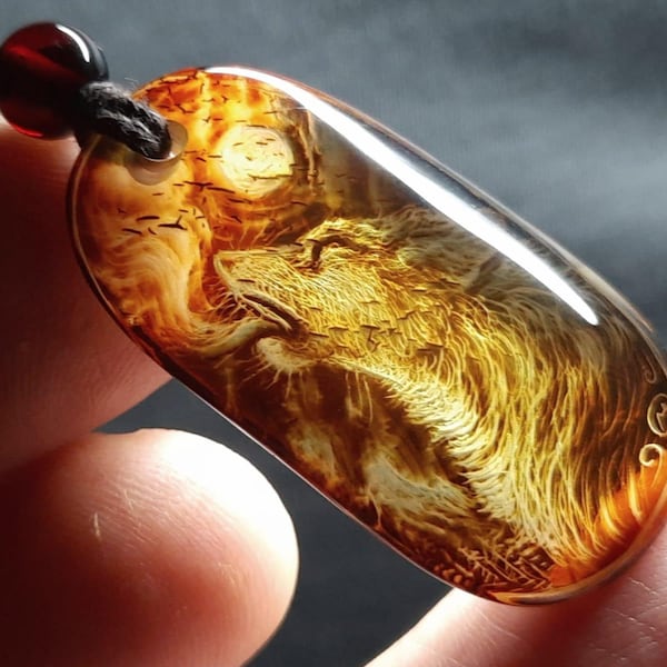 Amber Wolf Pendant – Hand-Carved Baltic Amber Necklace – 3.57g