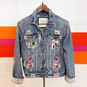 New York Patchwork | verzierte Jeansjacke