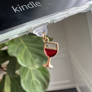 Wine Glass Charm Dust Plug: USB-C Kindle Accessory