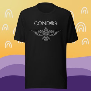 Może przedstawiać: Czarny T-shirt z białym konturem kondora z rozpostartymi skrzydłami i napisem "CONDOR" nad nim.