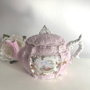 Théière ancienne en porcelaine rose, Allemagne, scène romantique - Epoque Victorienne
