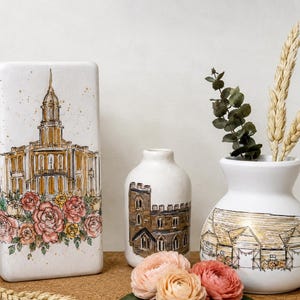 Custom Wedding Venue vase,  Hand Drawn Vase, house illustration bud vase, Personalised Wedding Gift, hand painted house warming vase