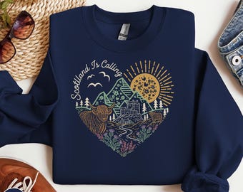 Scotland Traveler Sweatshirt Scottish Highland Nature Landscape Travel Souvenir Mountain Hiking Trips Heritage Highland Cow Adventure Gift