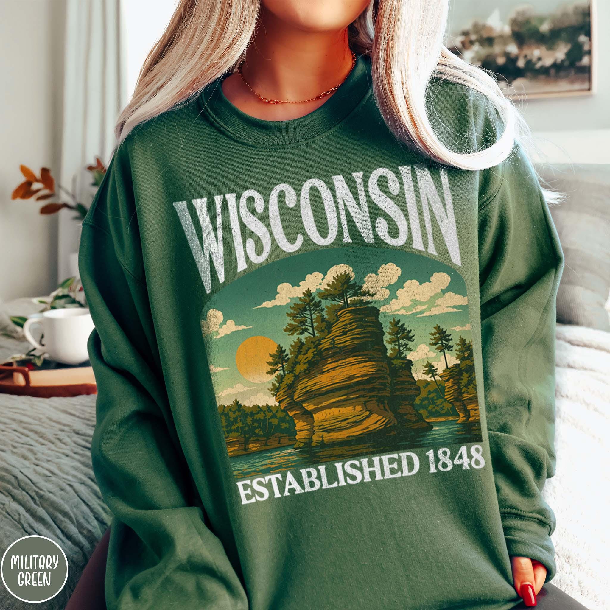 Wisconsin Sweatshirt Wisconsin Traveler Sweater Badger State Crewneck Gift for Wisconsin Lovers Gifts Wisco WI Shirts Wisconsin Trip Sweater