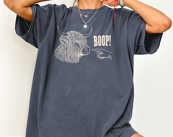 Highlands Coo Boop Shirt Funny Scottish Cow Tee Scotland Traveler Gift Farm Animal Humor Cattle Lovers Outdoor Adventurers Souvenir T-Shirt