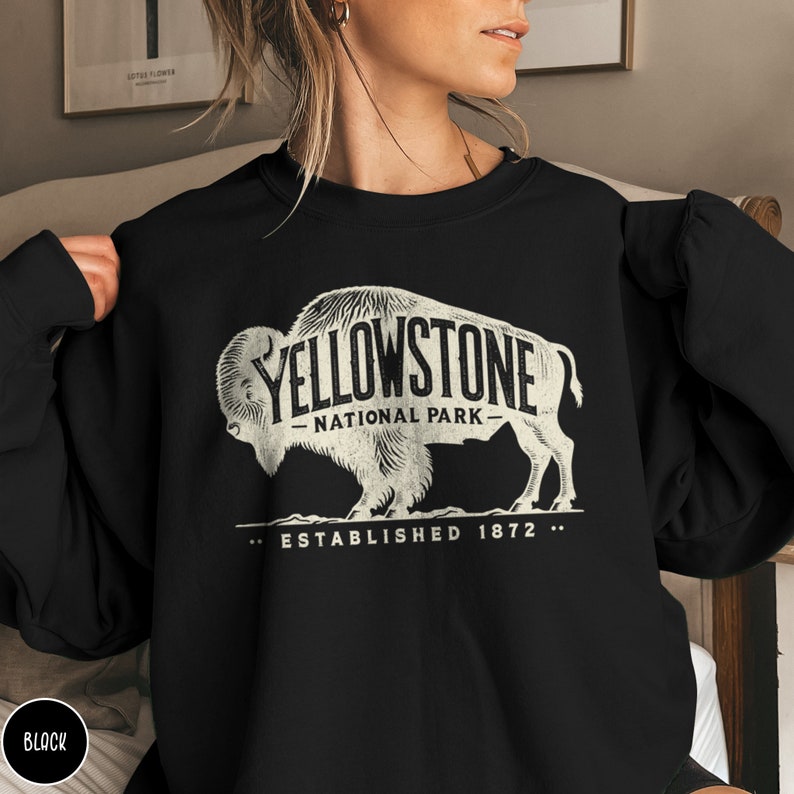 Yellowstone National Park Sweatshirt Buffalo Sweatshirt Vintage National Parks Sweater Wyoming Montana Shirt Western Cowboy Cowgirl Crewneck