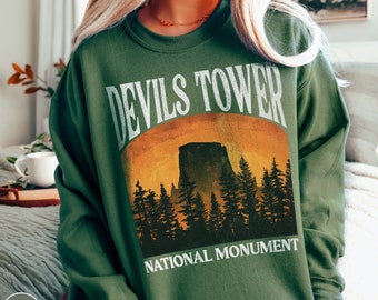 Felpa con cappuccio del monumento nazionale della Devils Tower, maglietta del Wyoming, maglietta della Devils Tower, regalo del parco nazionale delle Black Hills, Wyoming, regalo di arrampicata su roccia, Go West