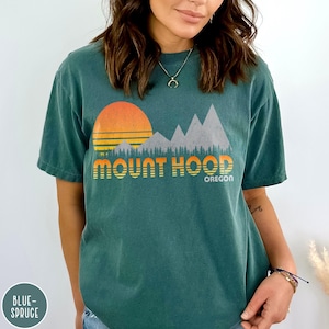 Mount Hood Oregon Shirt Cascade Mountains Gift Retro Oregon Traveler Crewneck Pacific Northwest Shirt Oregon Gift PNW Mountain Hiking Tee