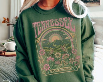 Tennessee Retro Traveler Sweater Great Smoky Mountains National Park Crewneck Sweatshirt Mountaineer Floral Butterfly Lovers Travel Souvenir