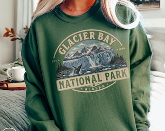 Glacier Bay National Park Sweatshirt Alaska Cruise Travel Souvenir Humpback Whale Marine Nature Vintage Crewneck Ocean Wilderness Adventure