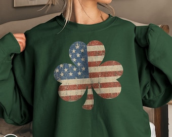 Vintage Shamrock American Flag Sweatshirt Gift for Travelers Irish Roots USA Pride Celtic Ancestry Family Heritage Ireland Travel Souvenir