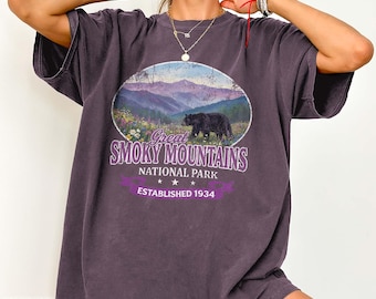 Great Smoky Mountains National Park Shirt Retro Bear Tee Vintage Tennessee Nature T-shirt Travel Souvenir North Carolina Adventurer Gift