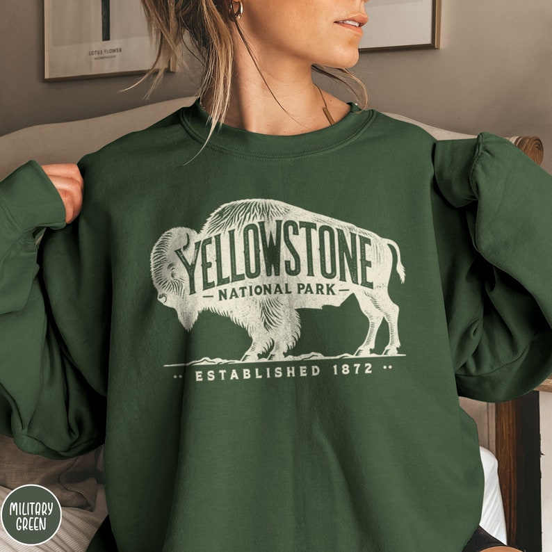 Yellowstone National Park Sweatshirt Buffalo Sweatshirt Vintage National Parks Sweater Wyoming Montana Shirt Western Cowboy Cowgirl Crewneck