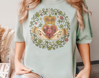 Irish Claddagh Shamrock Shirt Ireland Heritage Gift for Travelers Celtic Clover Tee Sacred Heart Crown T-shirt Retro Hippie Nature Lovers
