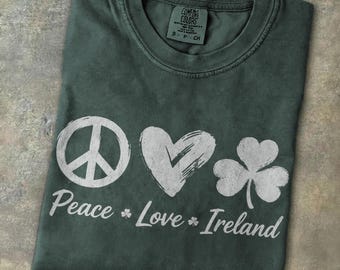 Peace Love Ireland Shirt Irish Heritage Shamrock Tee Retro Hippie Heart Clover T-shirt Celtic Travel Souvenir St Patricks Day Gift For Her