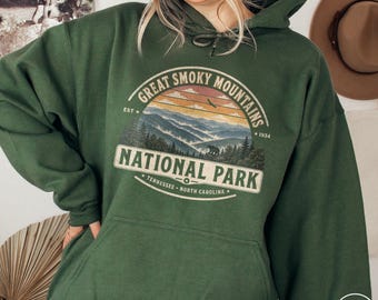 Great Smoky Mountains Hoodie National Park Tennessee Retro Travel Souvenir Crewneck Hiking Camping Outdoor Wilderness Nature Adventure Gift