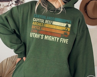 Sudadera con capucha de los Parques Nacionales de Utah, Mighty Five, estilo retro, rayas, Zion, Bryce Canyon, Arches, Canyonlands, Capitol Reef, regalo para viajeros.