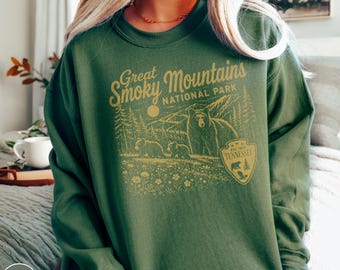 Smoky Mountains Vintage Sketch Sweatshirt Bear Tennessee National Park Hiking Camping Nature Travel Souvenir Mountain Adventure Outdoor Gift