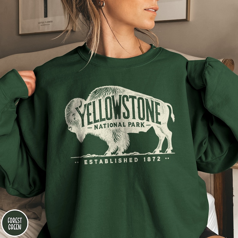 Yellowstone National Park Sweatshirt Buffalo Sweatshirt Vintage National Parks Sweater Wyoming Montana Shirt Western Cowboy Cowgirl Crewneck
