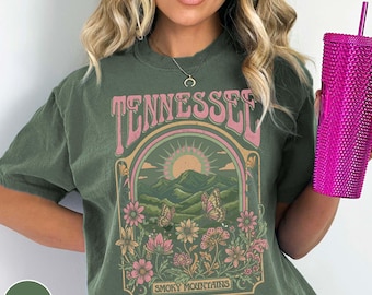 Camiseta retro de Tennessee, camiseta gráfica del Parque Nacional de las Grandes Montañas Humeantes, regalo para viajeros, camiseta de montañismo con flores y mariposas, recuerdo de viaje