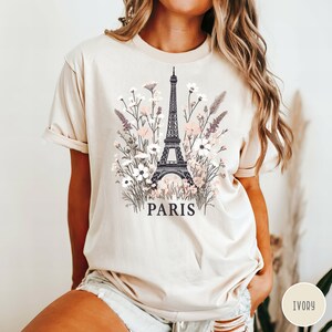 Paris Wildflower Shirt Eiffel Tower Womens Tee France Crewneck Paris Traveler Girl Shirt Paris Trip Shirt for Her Paris French Gift for Mom