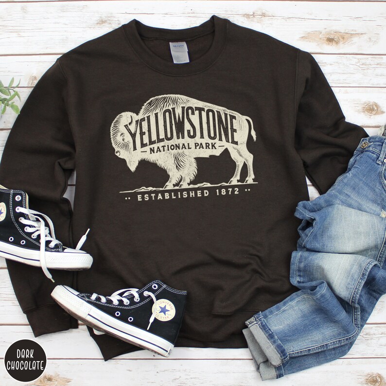 Yellowstone National Park Sweatshirt Buffalo Sweatshirt Vintage National Parks Sweater Wyoming Montana Shirt Western Cowboy Cowgirl Crewneck