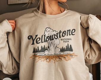 Yellowstone Sweatshirt Vintage Yellowstone National Park Shirt Wyoming Shirt Montana Crewneck US National Parks Gift Yellowstone Trip Shirt