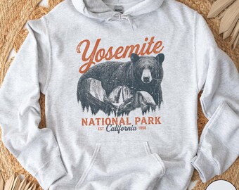 Yosemite Bear Hoodie Retro National Park Tee Half Dome El Capitan Travelers Sweatshirt Gift for California Hikers Vacation Souvenir Sweater
