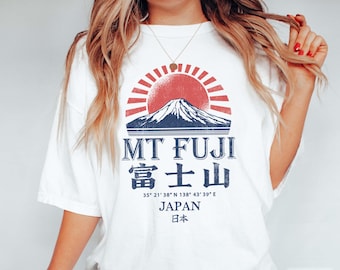 Mount Fuji Rising Sun Shirt Japan Trip Souvenir Fujisan Kanji Graphic Tee Retro Japanese Lover T-shirt Traveler Gift Mountain Adventurer Tee
